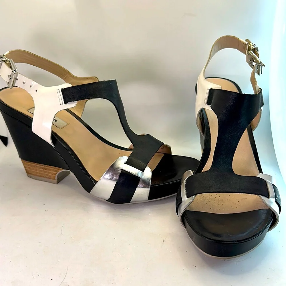 Clarks Narrative, silver, white and black Rosalie Petal 9 40 wedge sandal disco